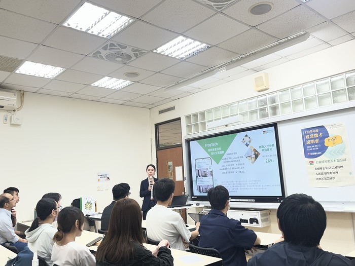 人資部/莊若妤經理