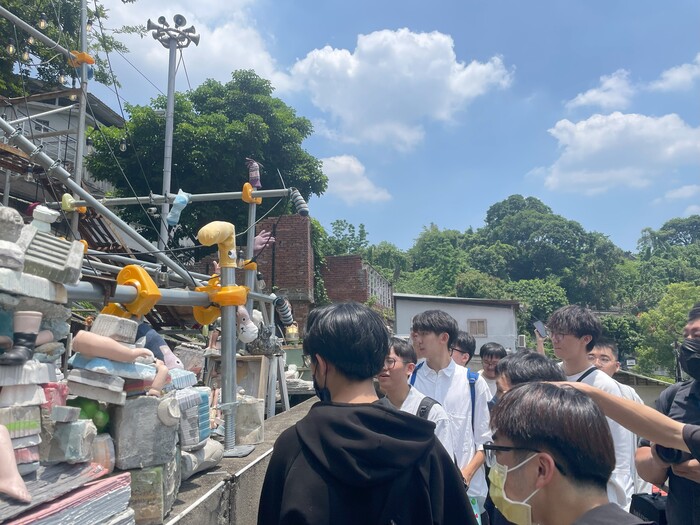 運用消防池進行裝置藝術設計圖片